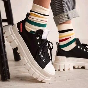 PALLADIUM REVOLT LO TX PLATFORM CHUNKY HEEL SNEAKER BLACK/WHITE Chelsea Womens